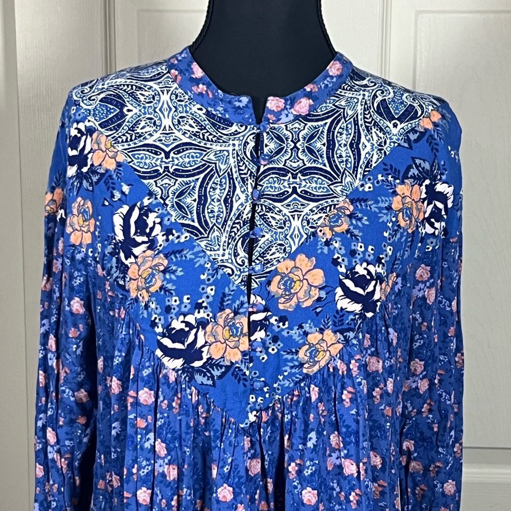 ✨ Free People Blue Floral Tunic Top Boho Mixed Print Long Sleeve M - Picture 2 of 6